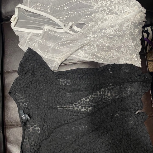 6 Blouses - Picture 3 of 3